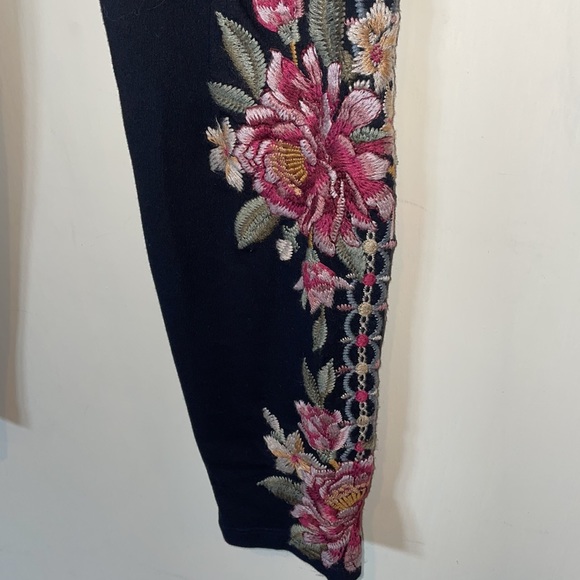 Johnny Was Heavily Embroidered Leggings - Picture 2 of 6